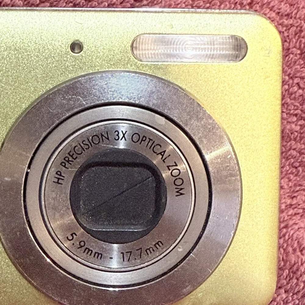 HP photosmart r742